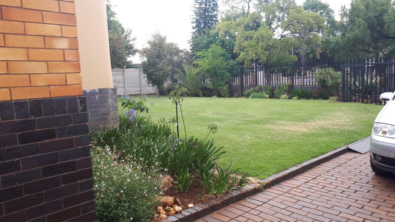 Signature@44 Johannesburg Luaran gambar